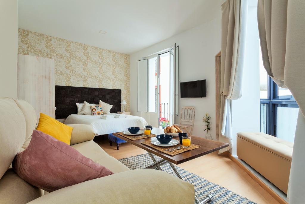 Apartment Hostly Acetres 1a Loft In Center, Comunal Terrace, Fibre,parking Optional